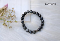larvakite